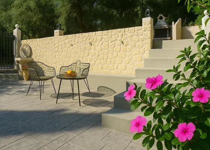 Corfu's Hidden Gem - Serene Quad Gasthof Kouspádhes