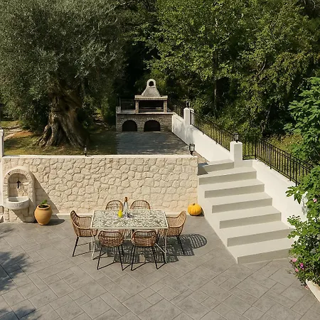 여관 Corfu's Hidden Gem - Serene Quad