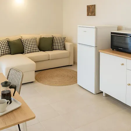 여관 Corfu's Hidden Gem - Serene Quad