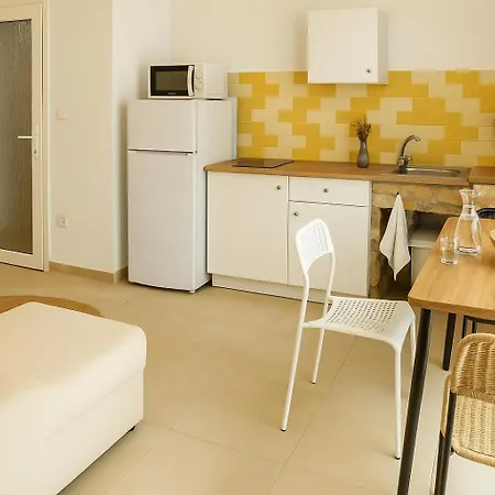 여관 Corfu's Hidden Gem - Serene Quad